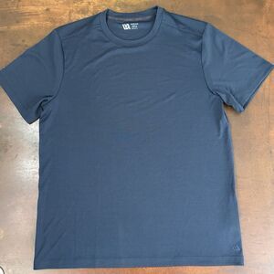 VRST Men's Essential Pocket Tee Medium t-shirt sports gym athleisure minimalist
